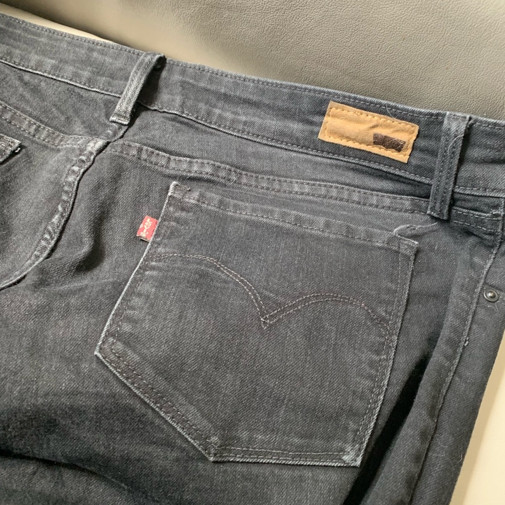 Levi’s jeans Demi curve size 14/32
